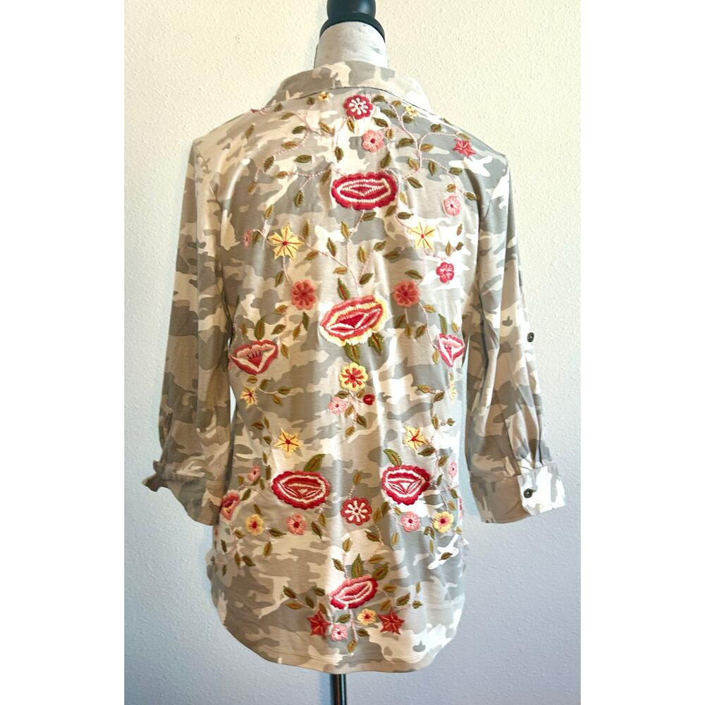 Caite Women's Camouflage Blouse - Cream - Picture 8 of 10